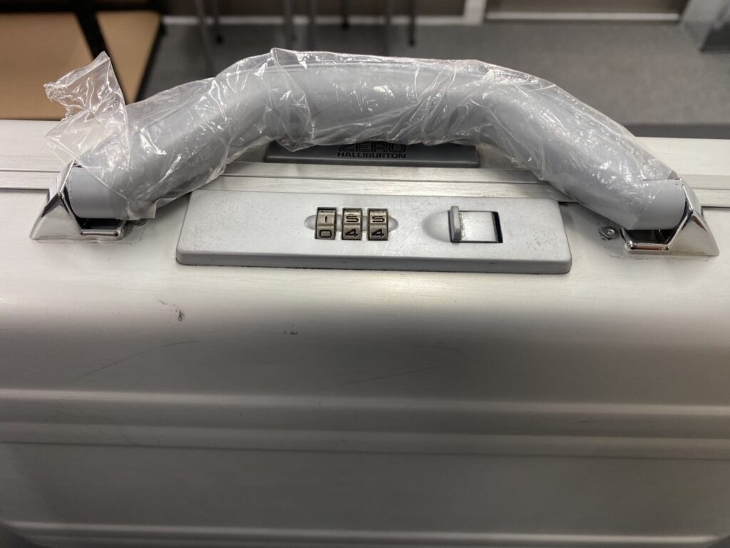 ゼロハリバートン　アタッシュケース　修理後