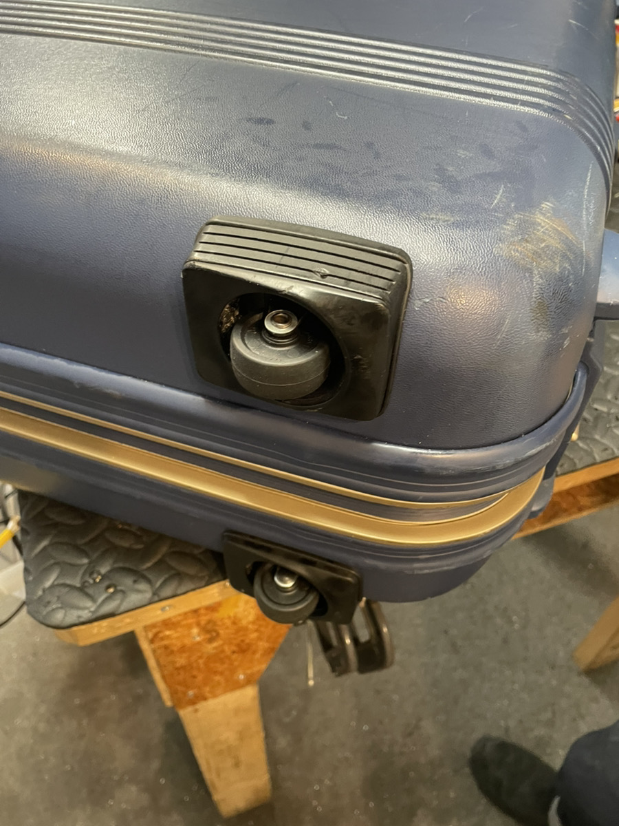 サムソナイト　キャスター　修理後