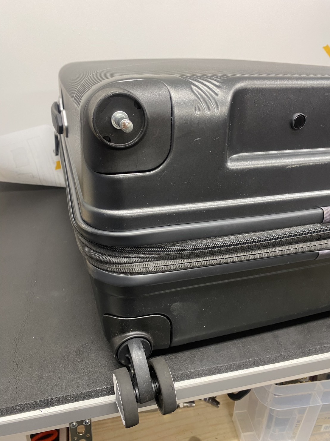 サムソナイト　キャスター　修理前