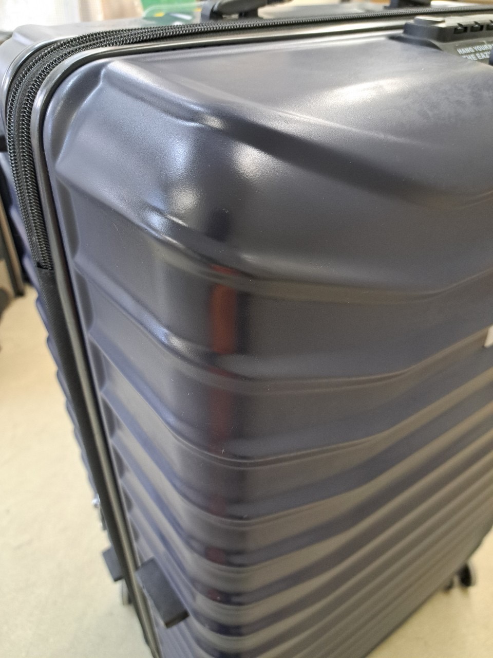 サムソナイト　ボディ　修理後