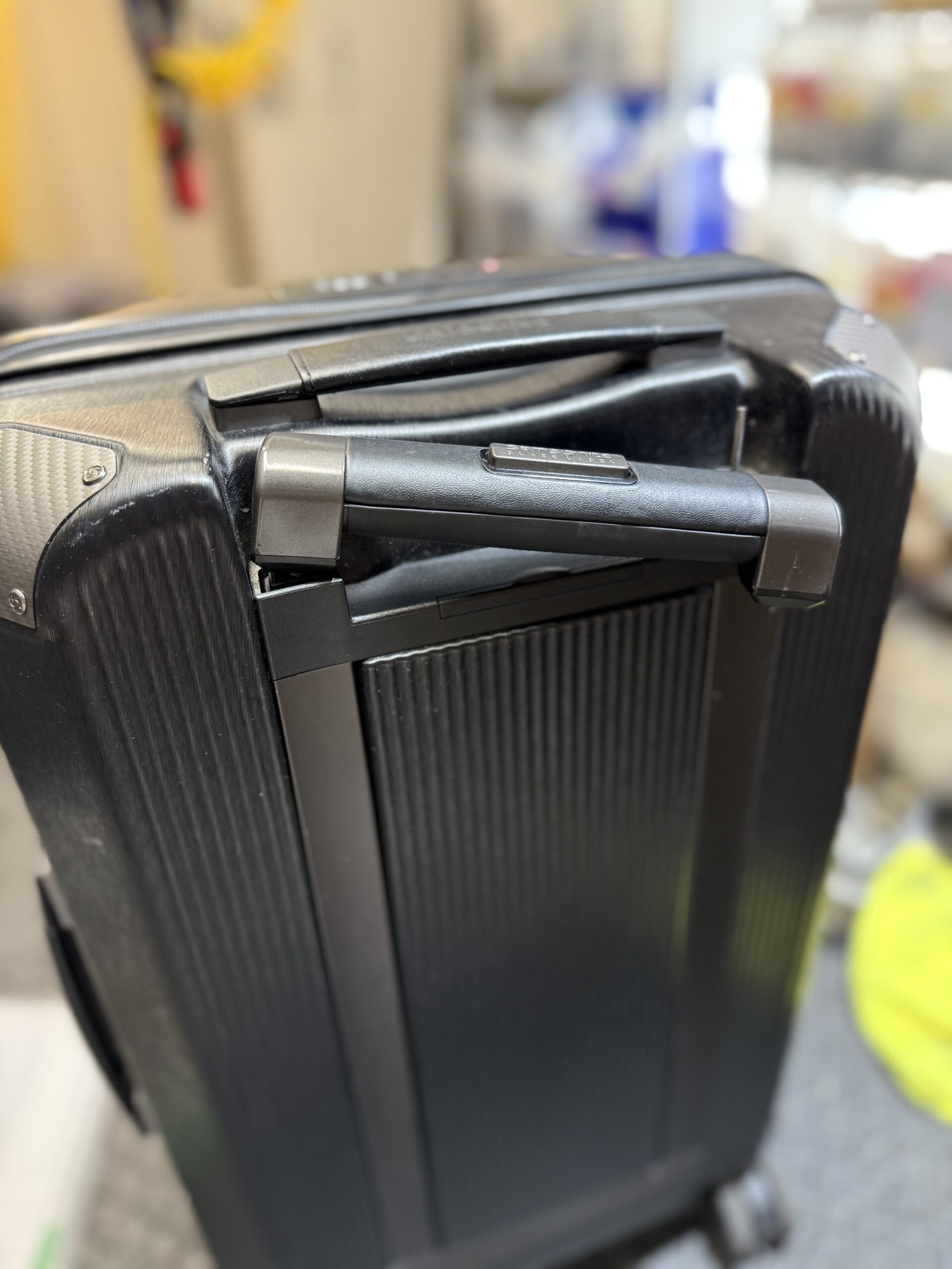 サムソナイト　伸縮ハンドル　修理前