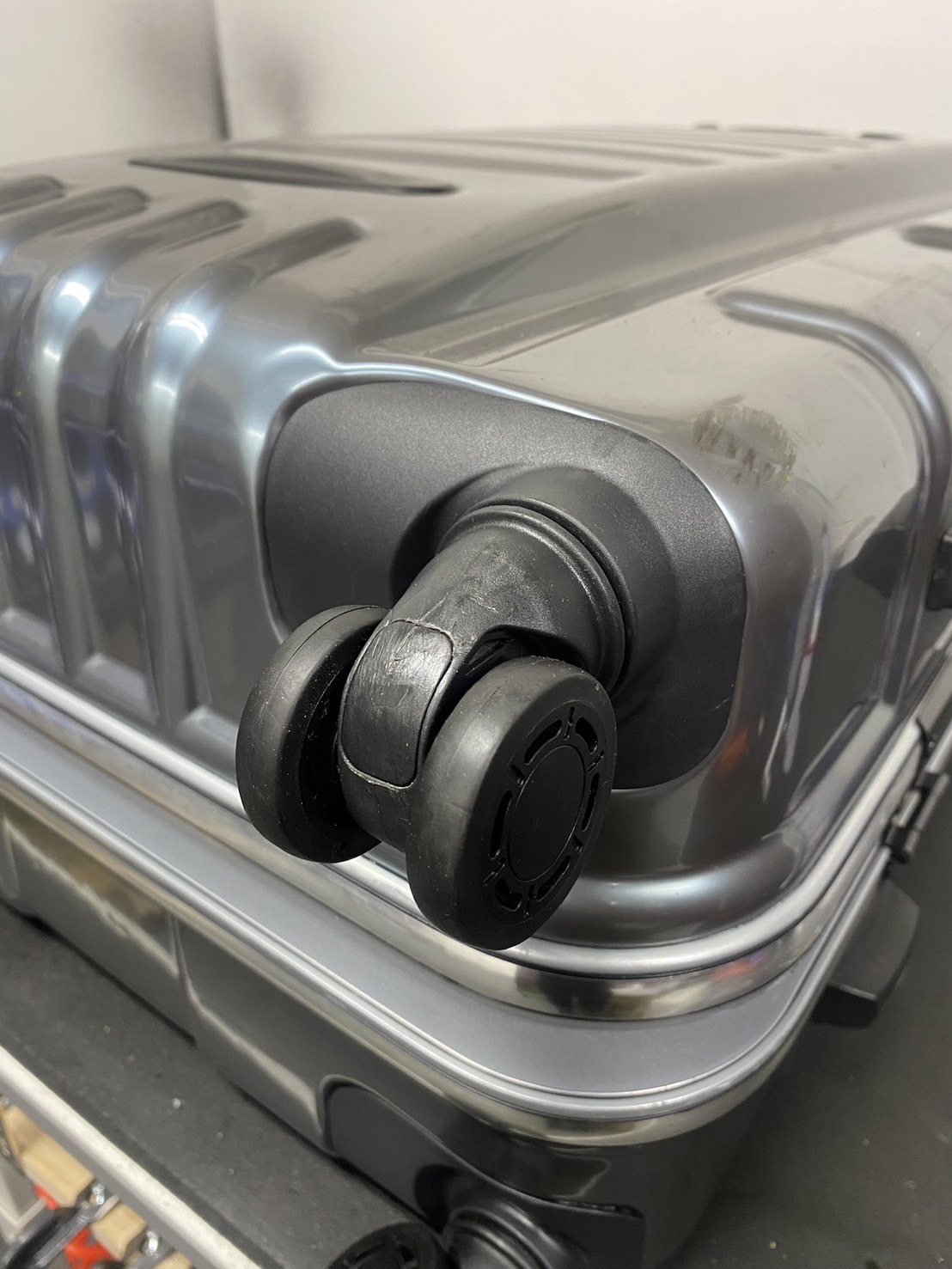 ノーブランド　代用品キャスター　修理後