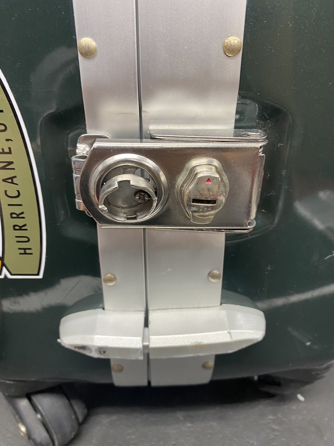 特殊ロック　代用品交換　　修理前