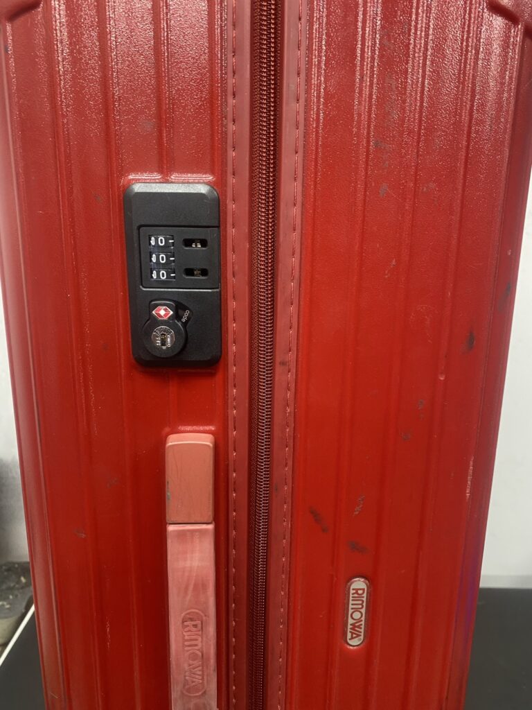 リモワ　ロック純正品交換　修理後