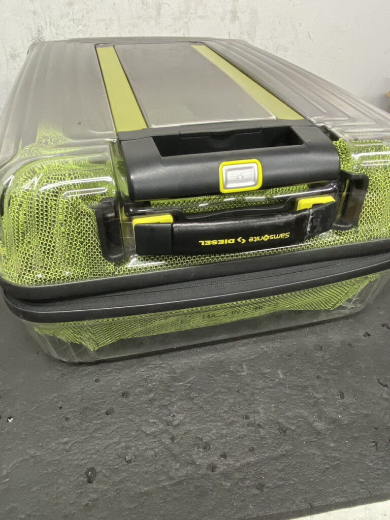 サムソナイト　ディーゼル　ケースハンドル修理前