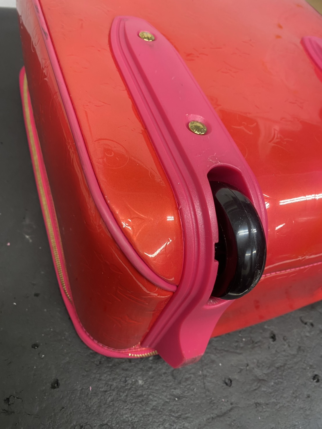 ヴィトン　キャスター　代用品交換　修理後