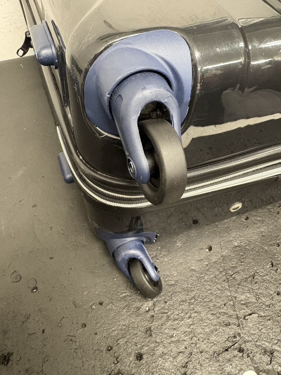 ELLE TRAVEL（エルトラベル）　キャスター交換修理後