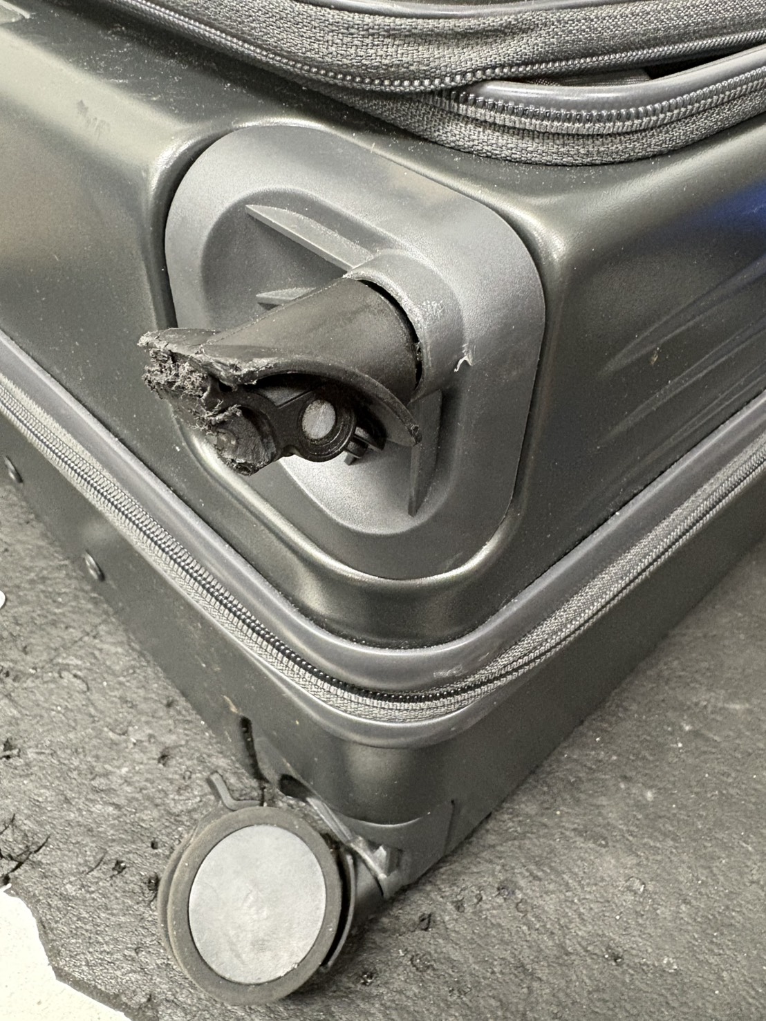 足パーツ　代用品交換　修理前