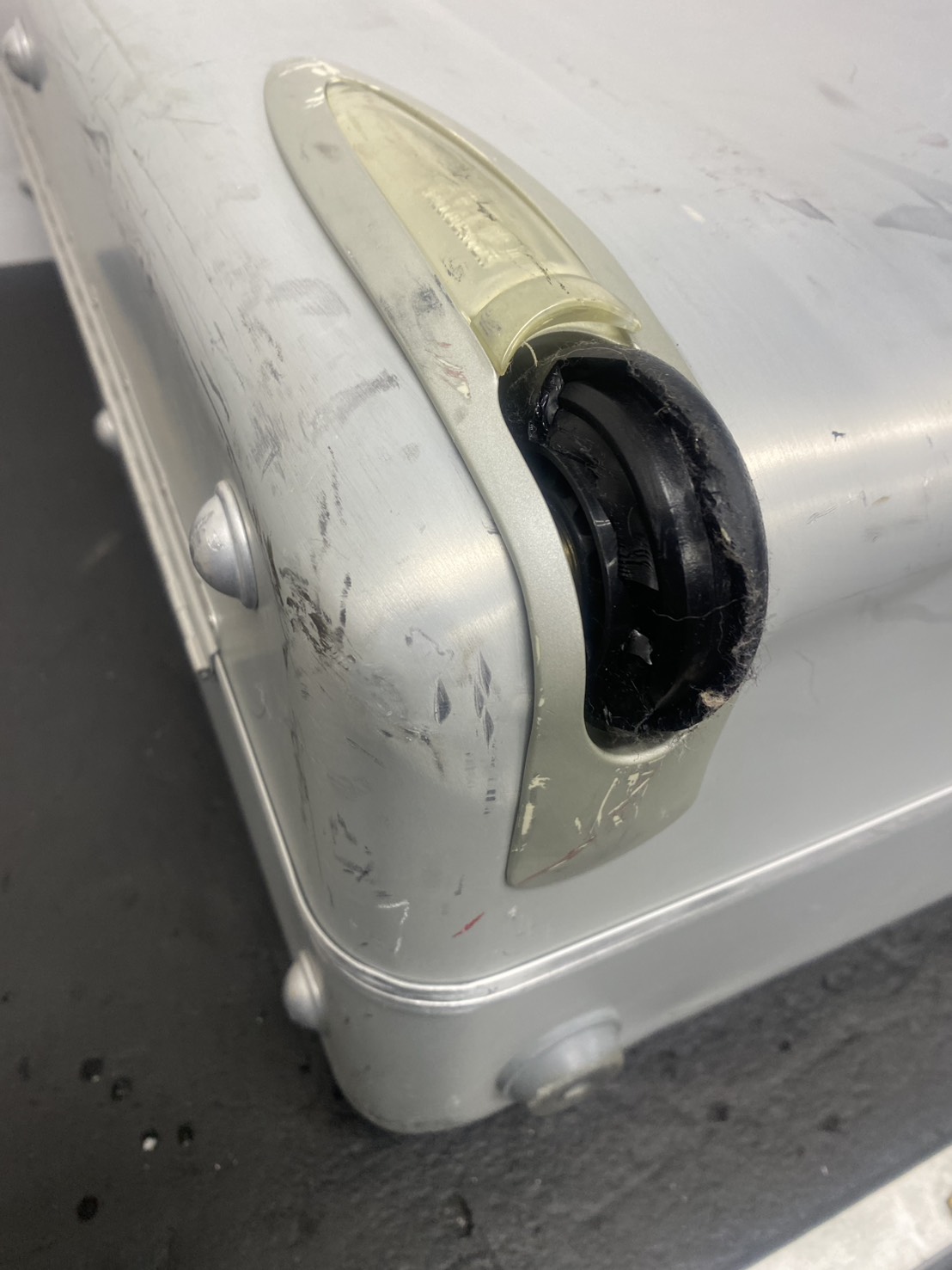 ゼロハリ　キャスター代用品交換　修理前