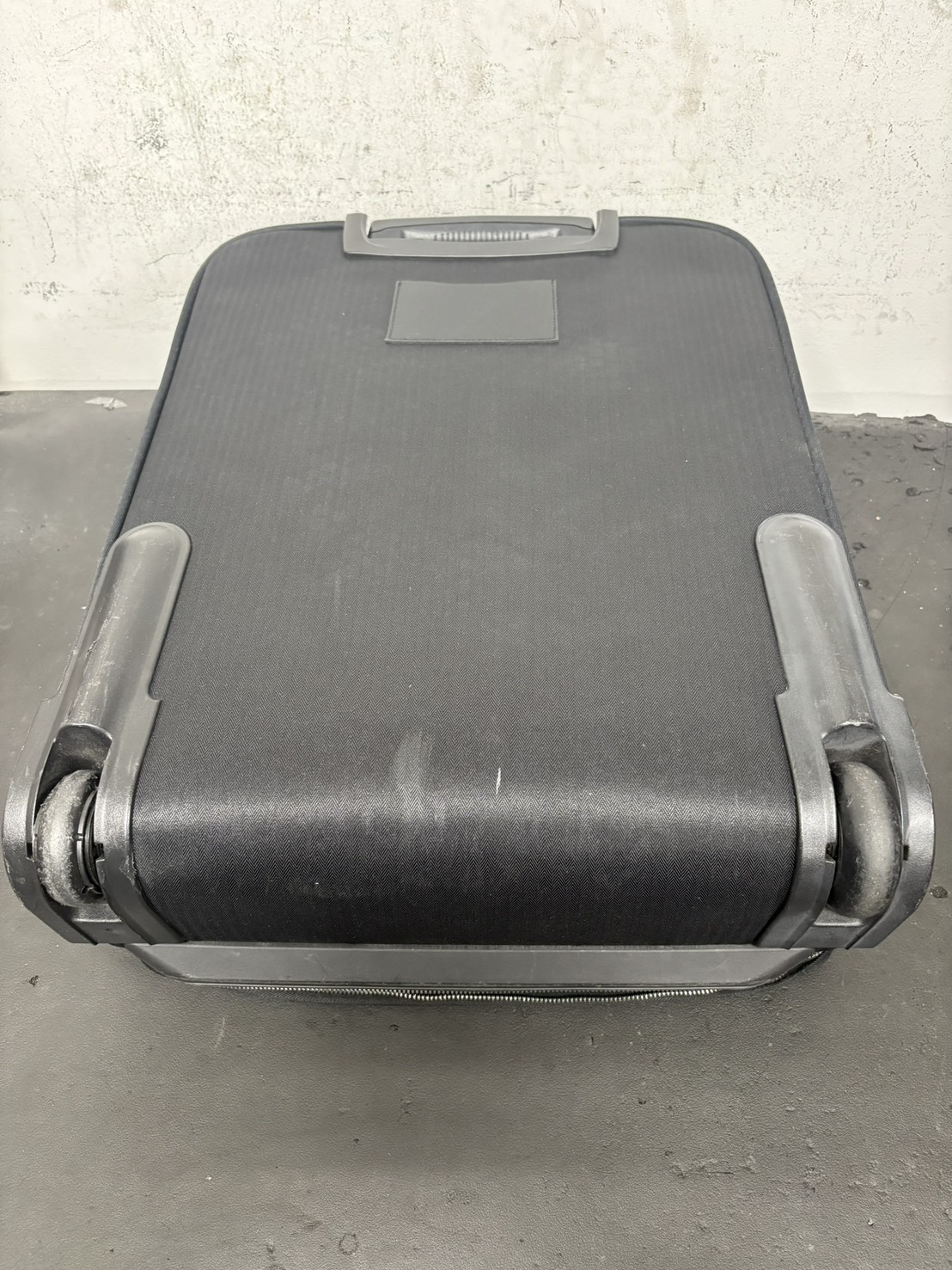 エルメス　キャスター　代用品交換　修理前