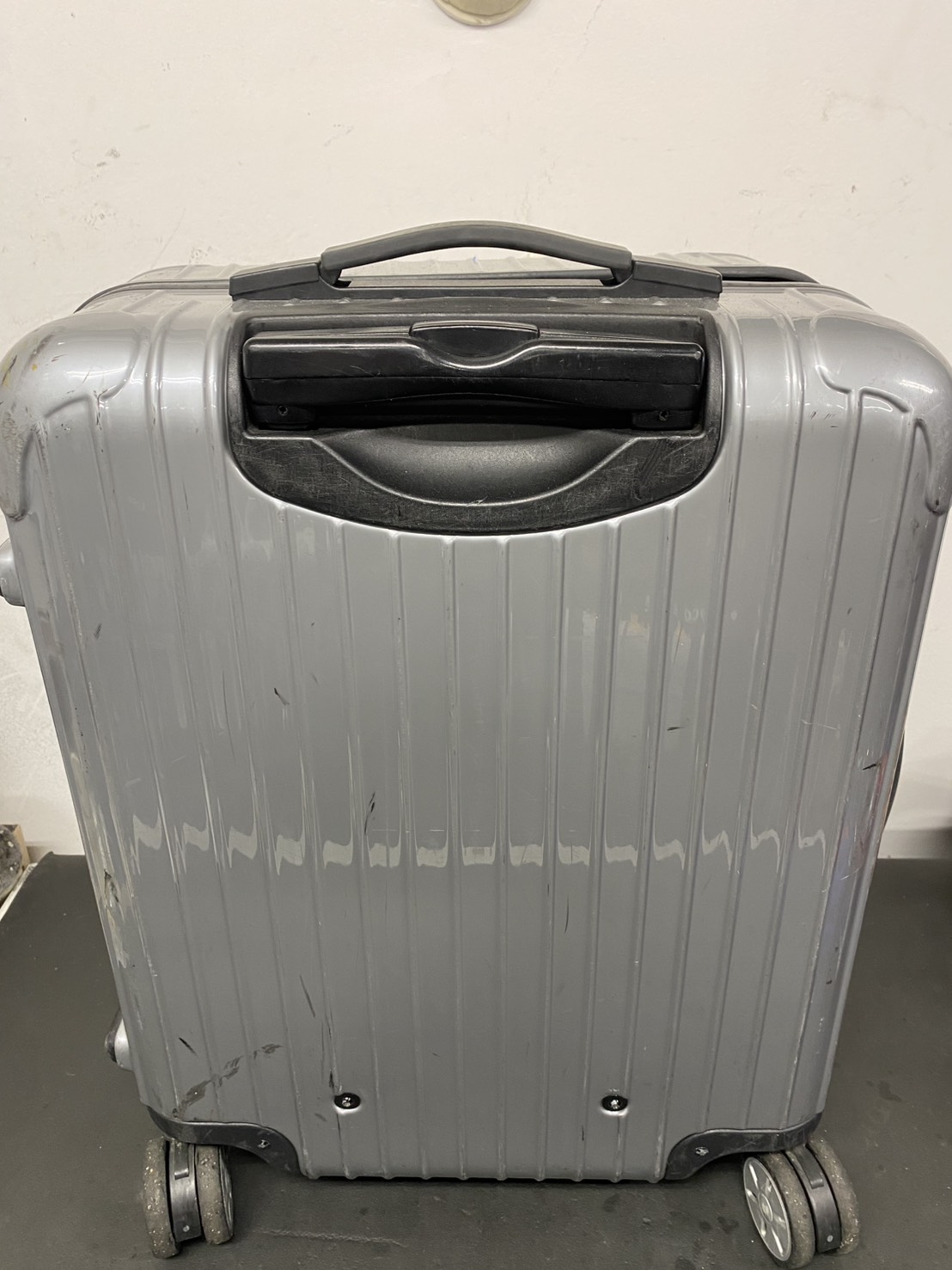 リモワ　伸縮ハンドル　代用品交換　修理前