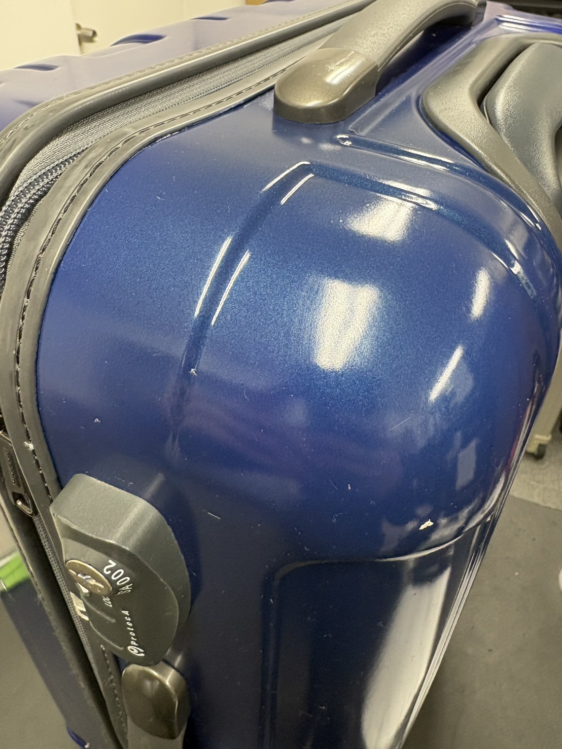 ボディ亀裂　内部補強＋パテ塗装　修理後