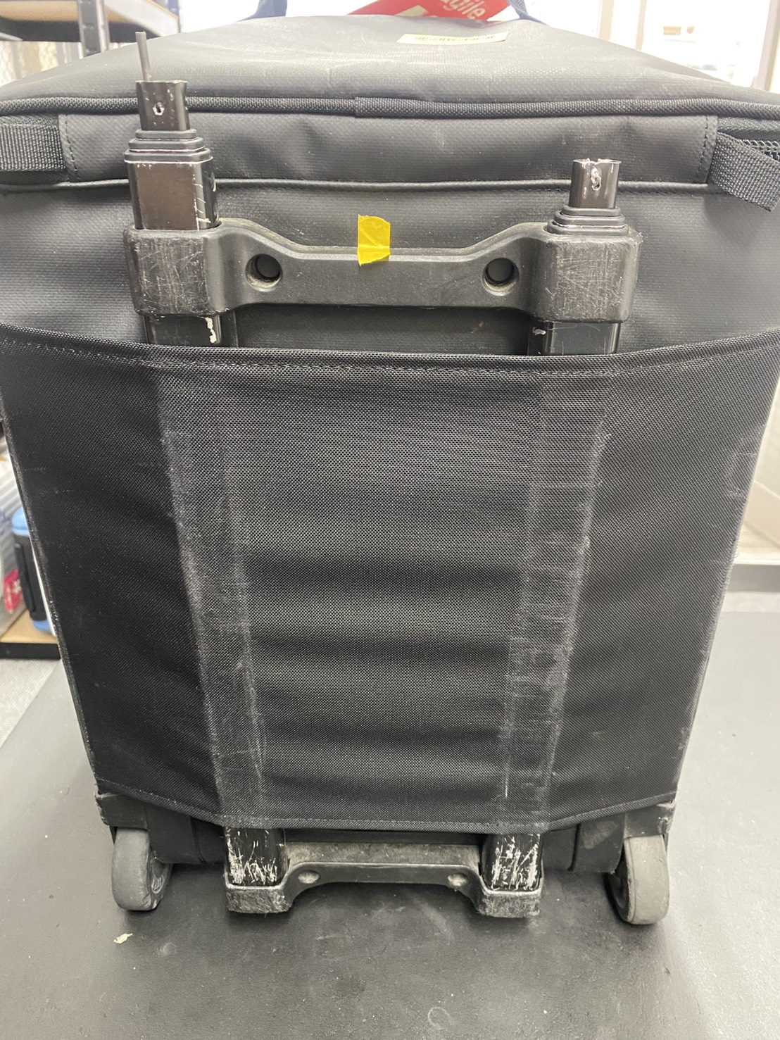 ノースフェイス　伸縮ハンドル代用品交換　修理前