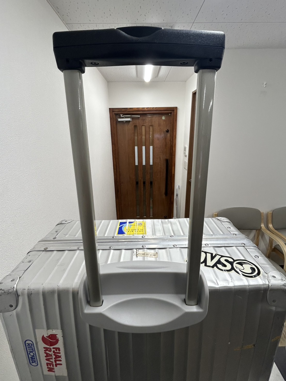 リモワ　クラシックフライト伸縮ハンドル純正品交換　修理後